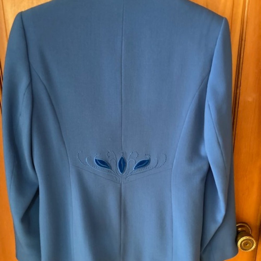 Jacques Vert Elegant Suit, GB 10, US 12, Gorgeous Royal Blue. Bought in London. - Picture 5 of 9